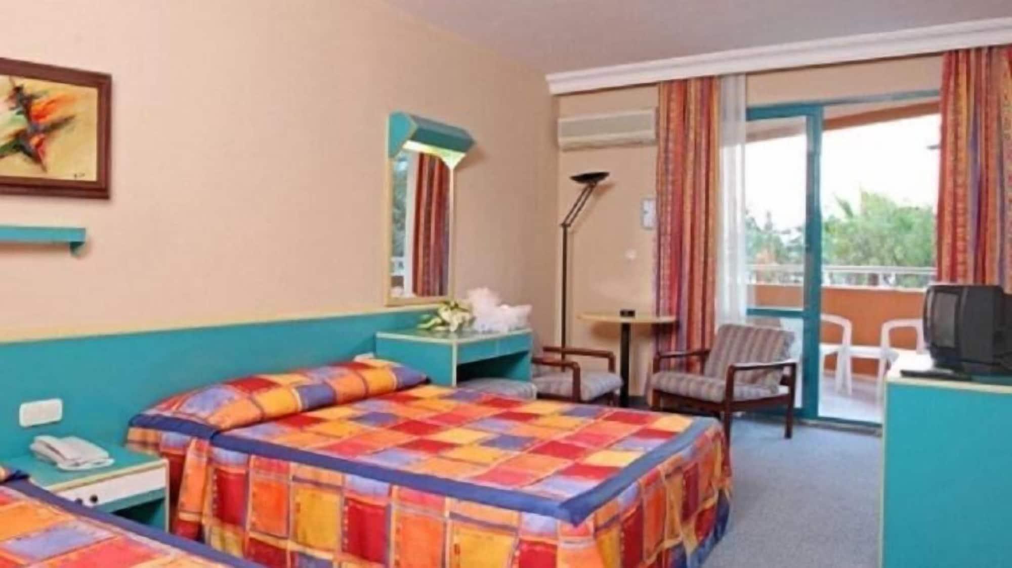 Merlin Beach Park Hotel Tosmur エクステリア 写真