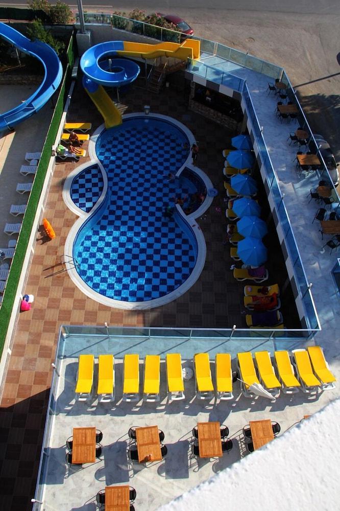 Merlin Beach Park Hotel Tosmur エクステリア 写真