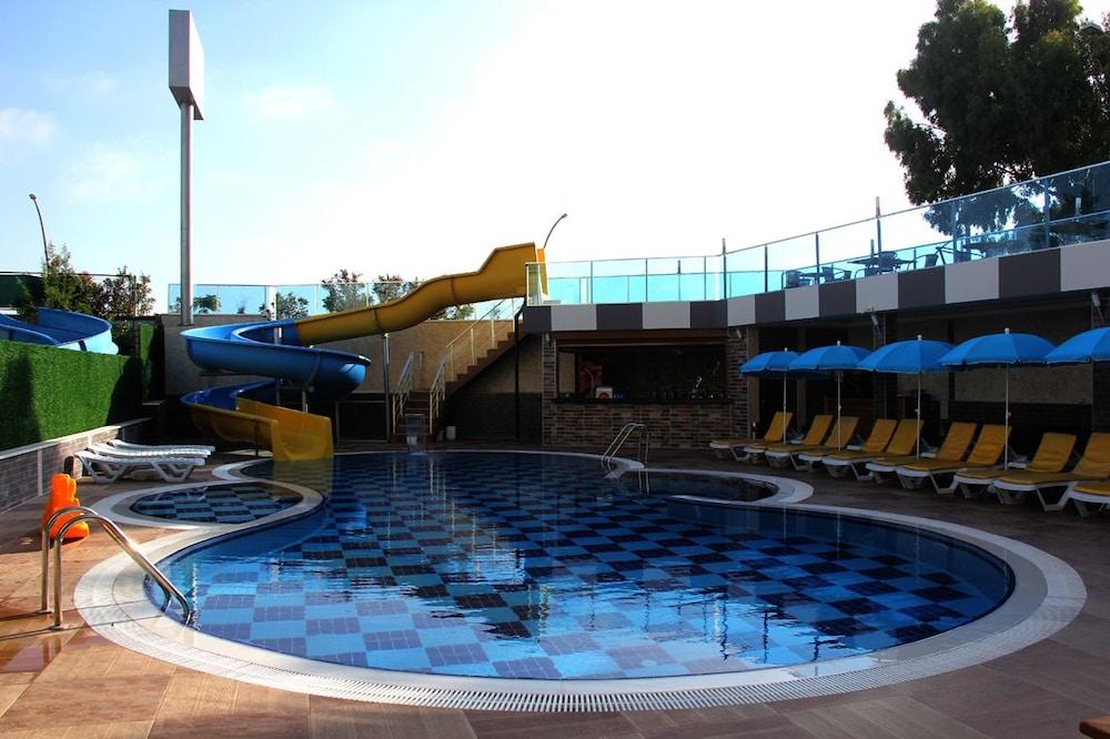 Merlin Beach Park Hotel Tosmur エクステリア 写真