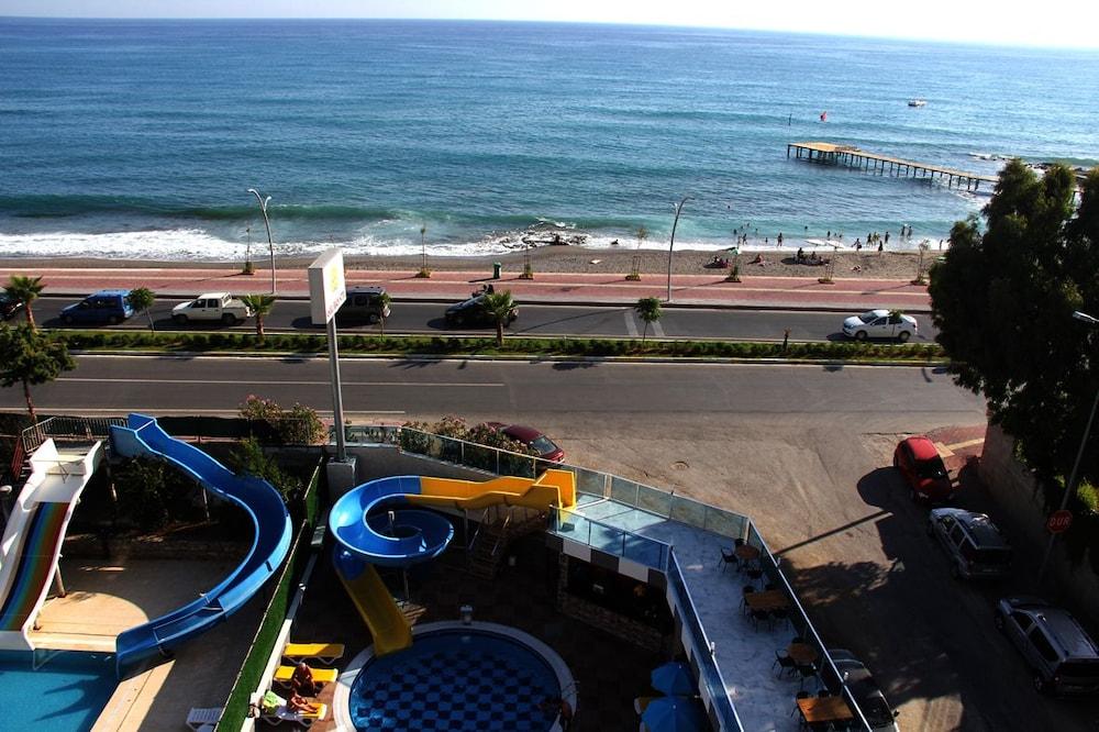 Merlin Beach Park Hotel Tosmur エクステリア 写真