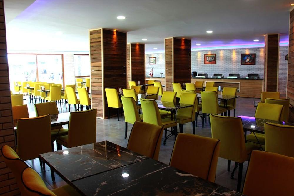 Merlin Beach Park Hotel Tosmur エクステリア 写真